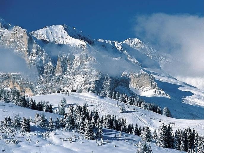 アンドラで新年を祝います。 休日のごちそうの代わりにアクティブなスキー