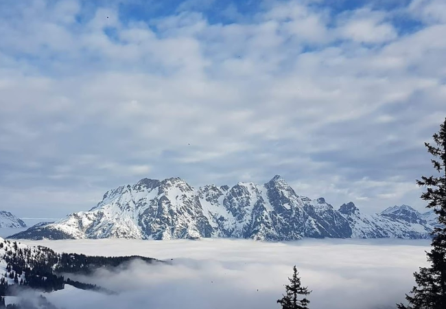 Reseval: Saalbach skidort (Österrike)