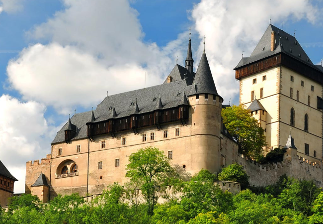 Burg Karlštejn - die Perle der Tschechischen Republik