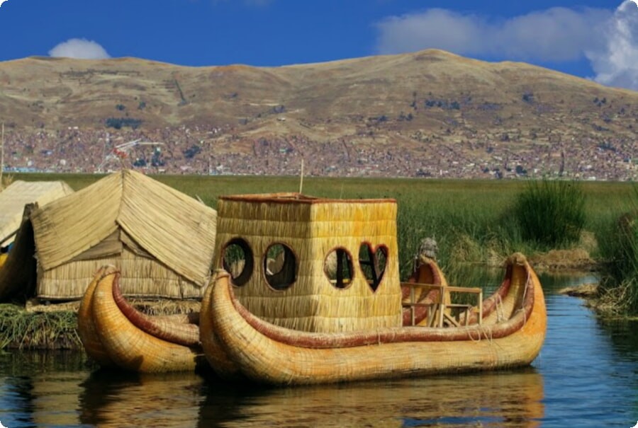 Titicaca Lake i Peruanska Anderna
