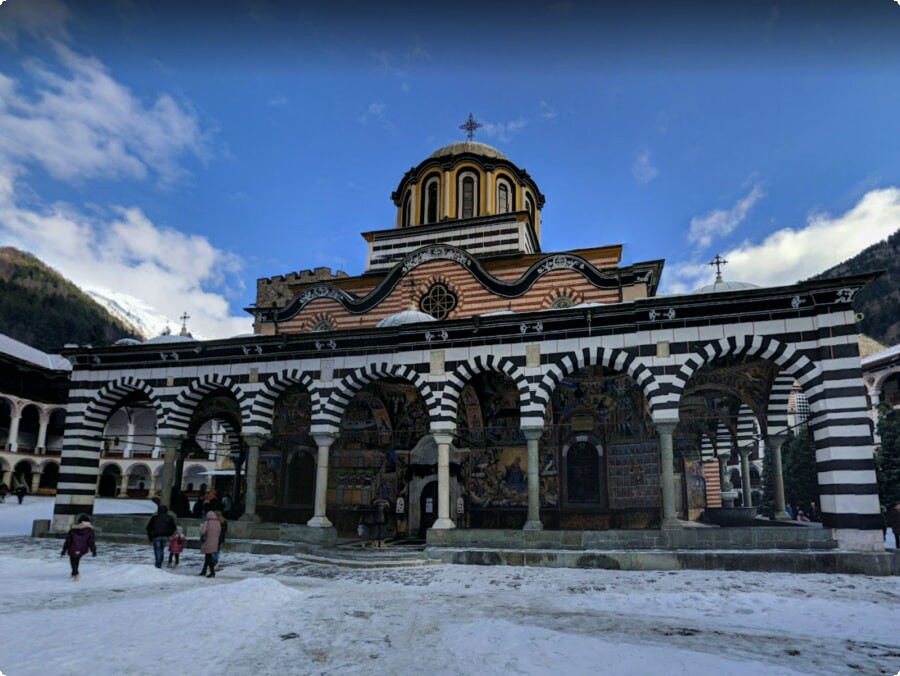 릴라 수도원의 독특한 건축물: 불가리아의 비잔틴 영향