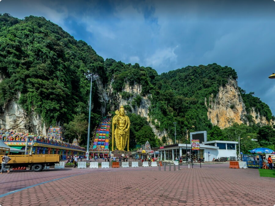 Batu Caves: Malaysias ikoniska kalkstensunder"